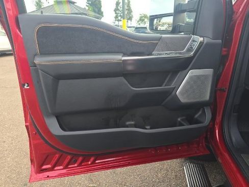 Used 2024 Ford F250 Platinum image 9