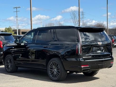 Used 2026 Cadillac Escalade Platinum Sport w/ LPO, Floor Liner Package AWD/4WD image 53