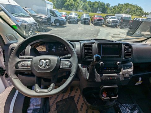 New 2024 RAM ProMaster 2500 w/ Convenience Group image 9