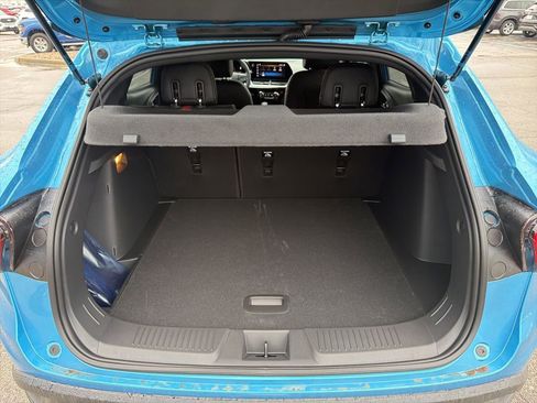 New 2026 Chevrolet Trax RS w/ Sunroof Package FWD image 11