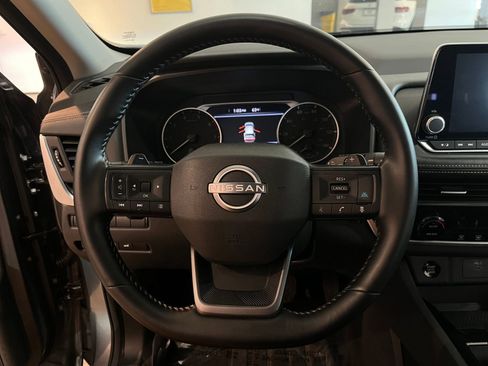 Used 2025 Nissan Rogue SV FWD image 29