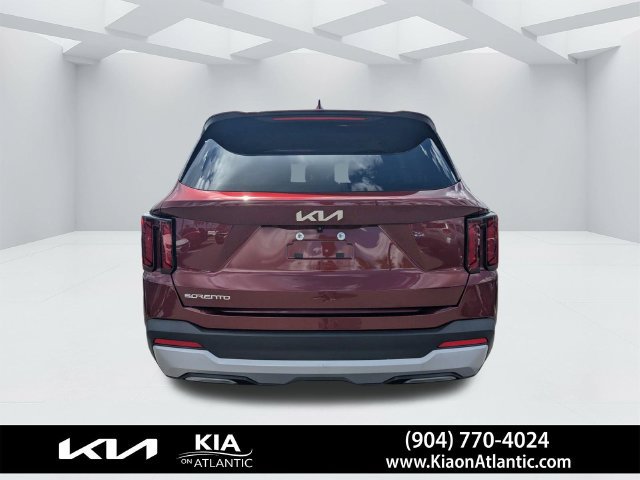 Used 2025 Kia Sorento LX FWD image 4