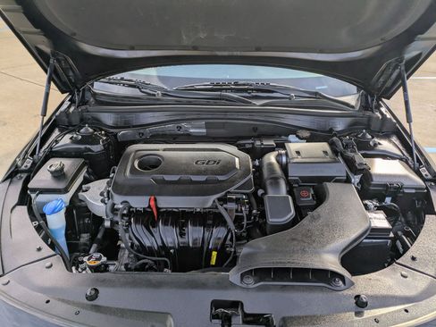 Used 2020 Kia Optima LX image 29