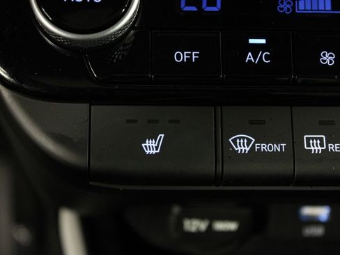 Certified 2025 Hyundai Elantra Limited image 24