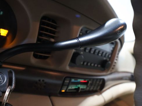 Used 2005 Buick Le Sabre Custom w/ Platinum Edition Plus Pkg image 30