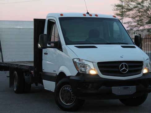 Used 2014 Mercedes-Benz Sprinter 3500 image 2