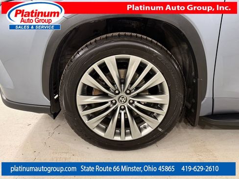 Used 2023 Toyota Highlander Platinum AWD/4WD image 55