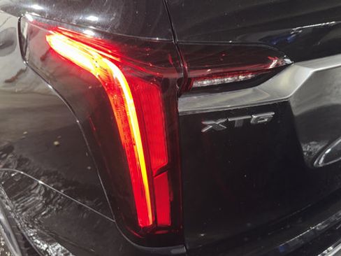 Used 2021 Cadillac XT6 Premium Luxury FWD image 32