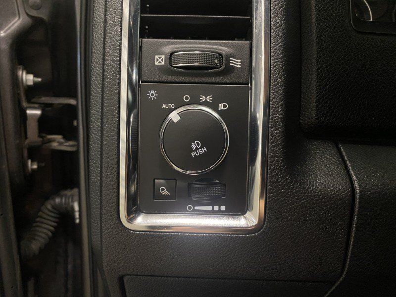 Used 2015 RAM 1500 Laramie w/ Convenience Group AWD/4WD image 38