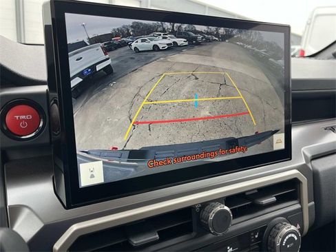 Used 2025 Toyota Tacoma TRD Off-Road image 40