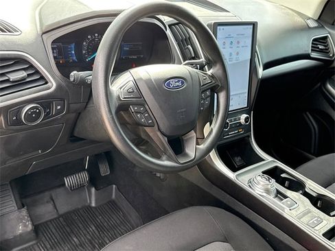 Used 2024 Ford Edge SE w/ Black Appearance Package image 18