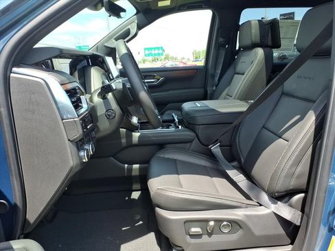 New 2026 GMC Yukon XL Denali w/ Denali Reserve Package AWD/4WD image 11
