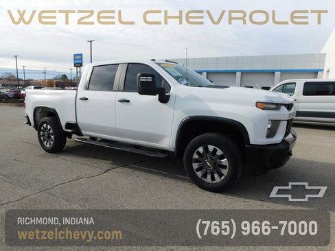 Used 2023 Chevrolet Silverado 2500 Custom image 1