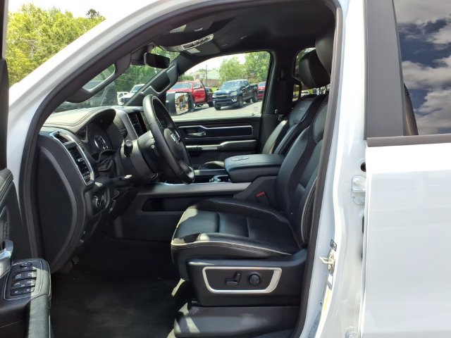 Used 2024 RAM 1500 Laramie AWD/4WD image 4