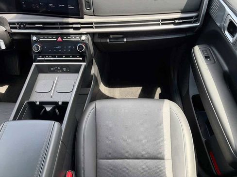 Used 2025 Hyundai Santa Fe SEL FWD image 13