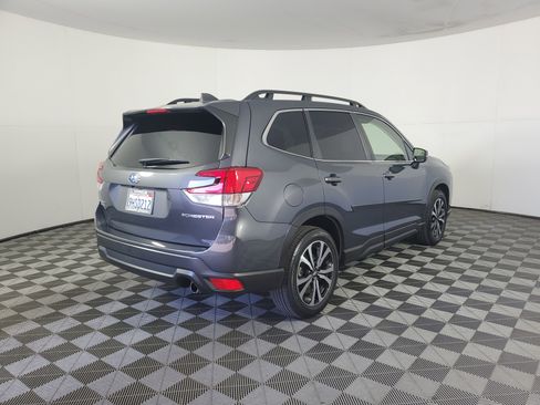 Used 2023 Subaru Forester Limited image 4