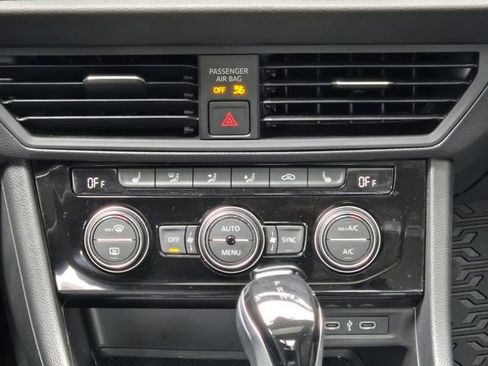 Certified 2024 Volkswagen Jetta SE FWD image 19