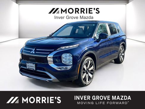 Used 2025 Mitsubishi Outlander SE image 1