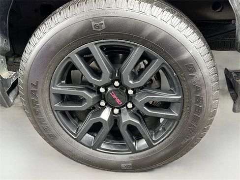 Used 2025 GMC Sierra 1500 Elevation image 30