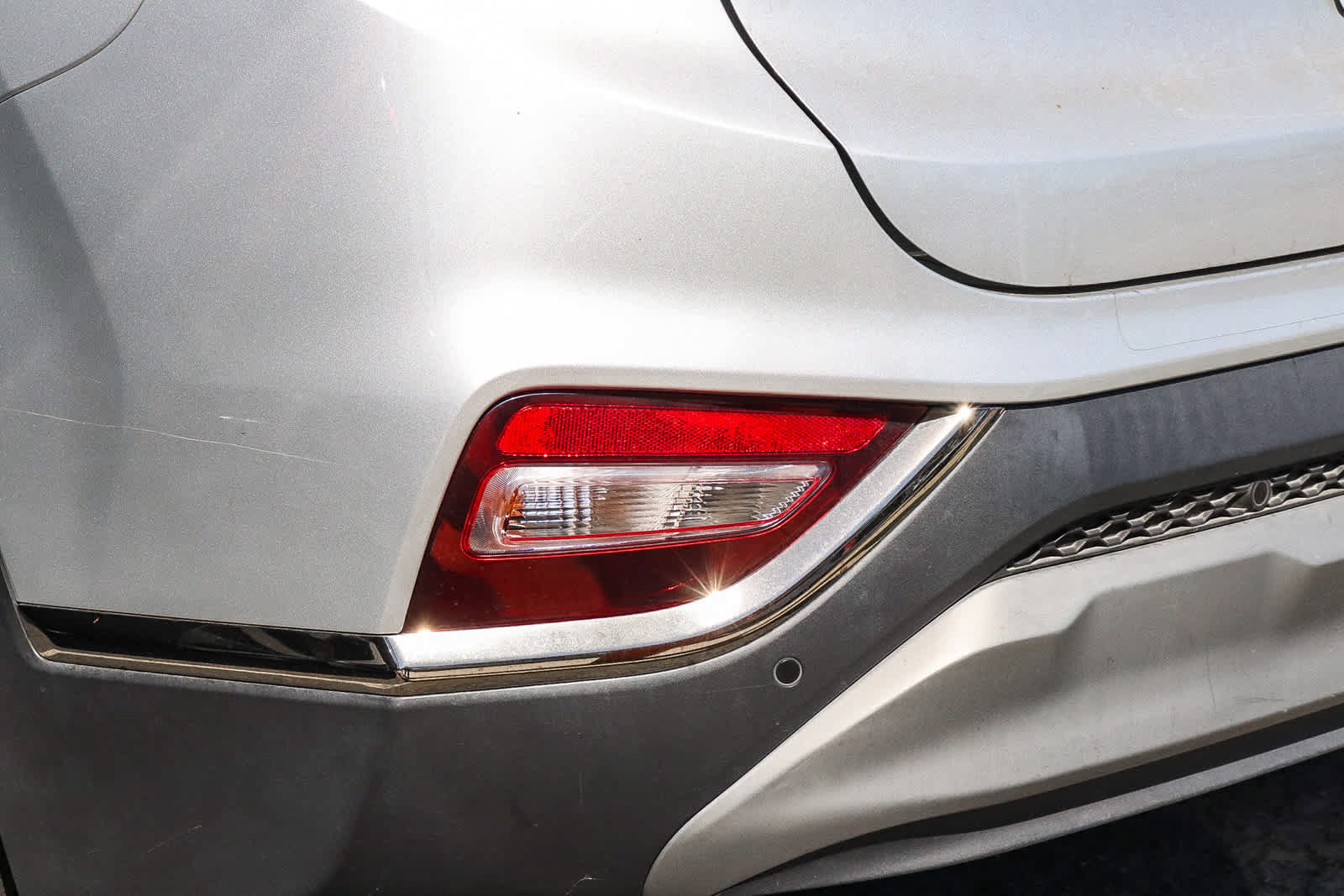 Used 2020 Hyundai Santa Fe Limited w/ Cargo Package FWD image 9