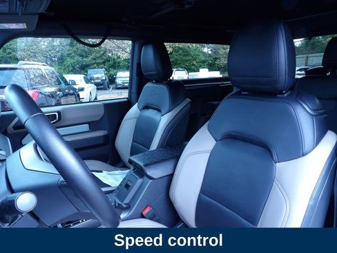 Used 2022 Ford Bronco Wildtrak image 10