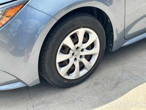Used 2021 Toyota Corolla LE FWD image 9