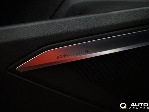 Used 2022 Audi e-tron Premium Plus w/ Premium Plus Package image 14