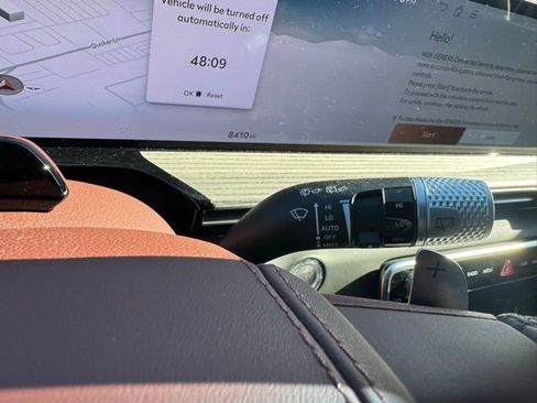 Certified 2025 Genesis GV80 3.5T Prestige image 32