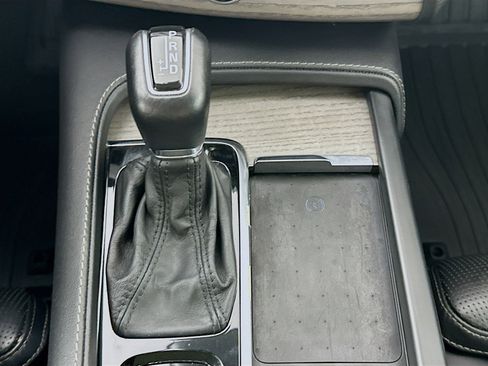 Used 2022 Volvo XC90 T6 Inscription w/ Climate Package image 25