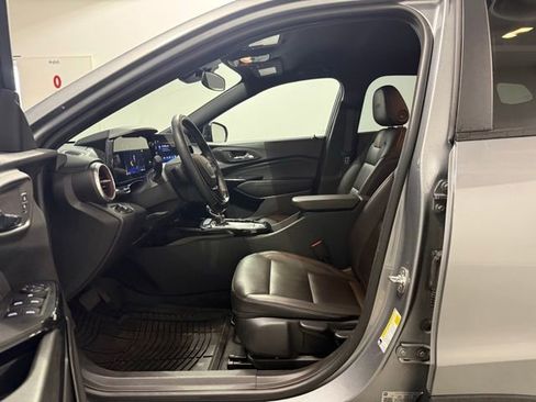 Certified 2024 Chevrolet Trax RS w/ Driver Confidence Package image 10