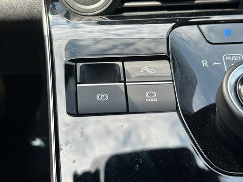 Used 2024 Toyota bZ4X AWD image 30