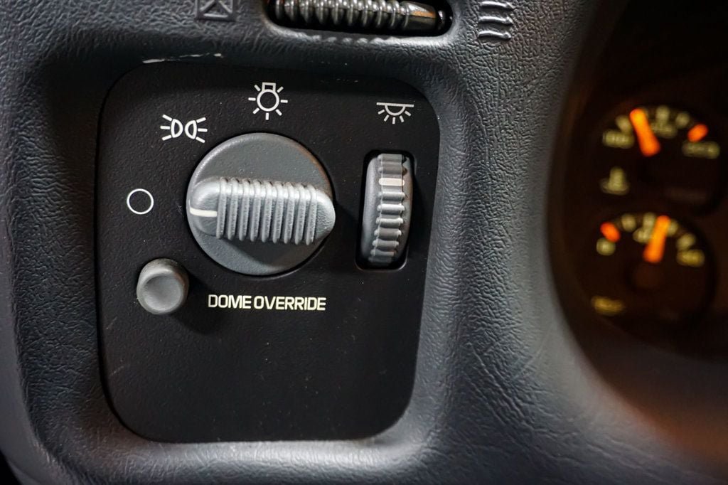 Used 2002 Chevrolet S10 Pickup LS w/ LS Preferred Equipment Group AWD/4WD image 48