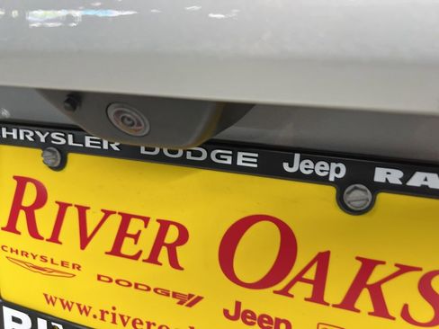 Used 2025 Jeep Grand Cherokee Summit w/ Luxury Tech Group V image 7