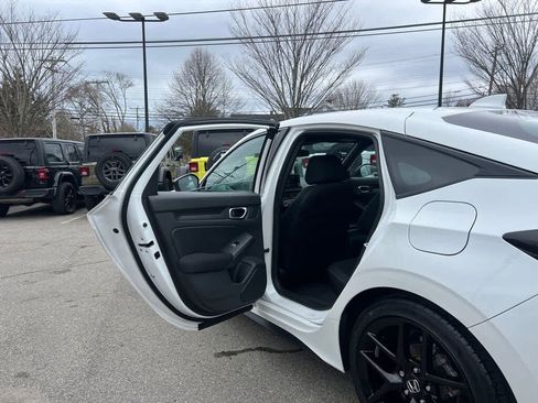 Used 2024 Honda Civic Sport image 29
