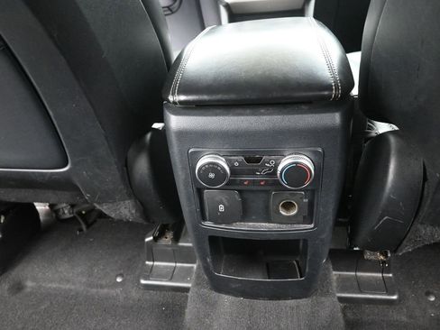 Used 2020 Ford Explorer XLT w/ Equipment Group 202A image 12