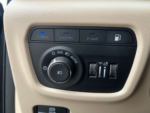 Used 2022 Jeep Grand Cherokee Limited 4xe w/ Luxury Tech Group II image 26