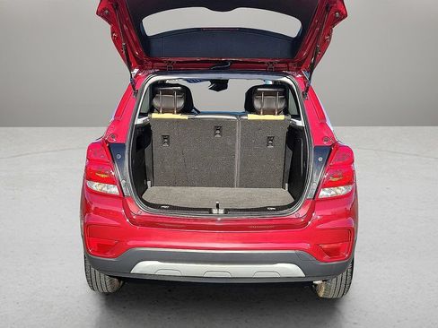 Used 2019 Chevrolet Trax LT w/ LT Convenience Package FWD image 8