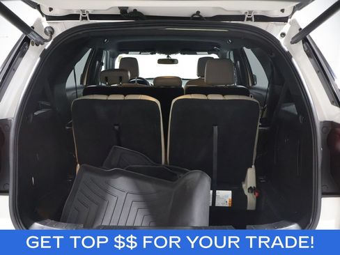 Used 2019 Ford Explorer XLT w/ Equipment Group 202A AWD/4WD image 4