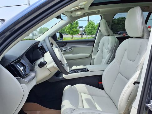 New 2026 Volvo XC90 B6 Ultra w/ Protection Package Premier AWD/4WD image 18