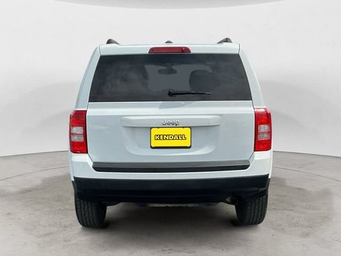 Used 2016 Jeep Patriot Sport w/ Power Value Group FWD image 4