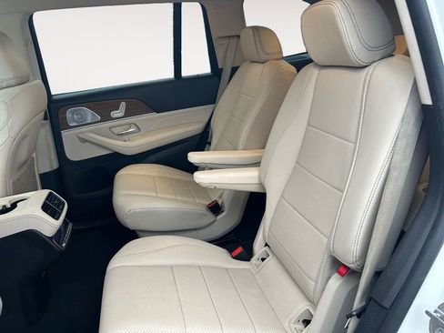 Used 2021 Mercedes-Benz GLS 450 4MATIC image 11