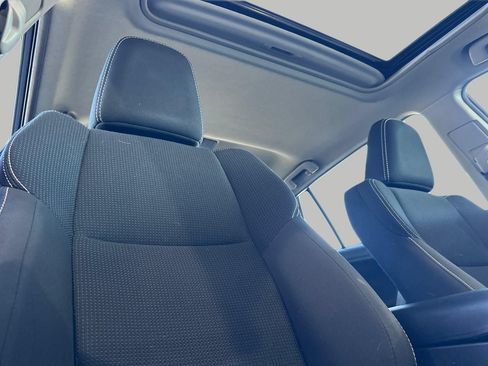 Used 2018 Toyota RAV4 XLE FWD image 16