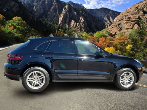 Used 2017 Porsche Macan AWD/4WD image 2