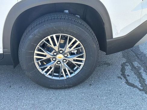 New 2026 Chevrolet Traverse LT w/ Enhanced Driving Package image 11