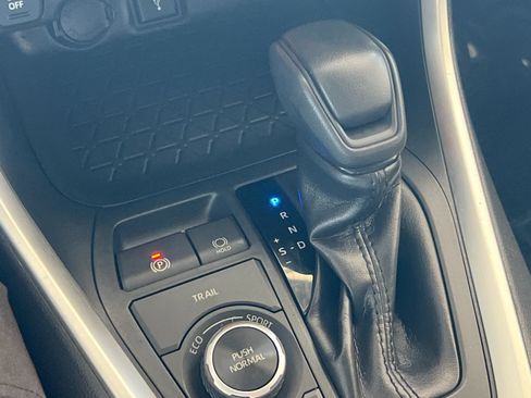Used 2020 Toyota RAV4 XLE w/ All Weather Liner Package AWD/4WD image 20