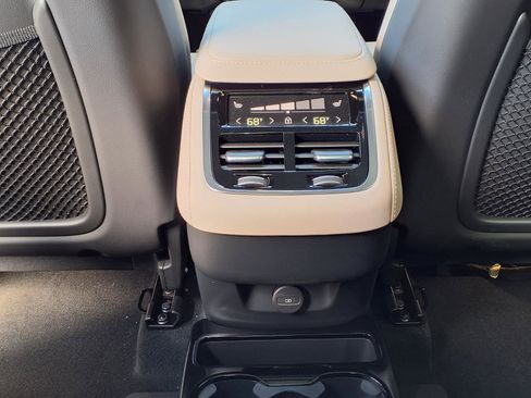 New 2026 Volvo XC90 B6 Plus w/ Protection Package Premier image 25