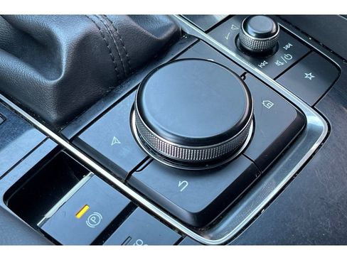 Used 2020 MAZDA MAZDA3 Hatchback w/ Preferred Package image 30