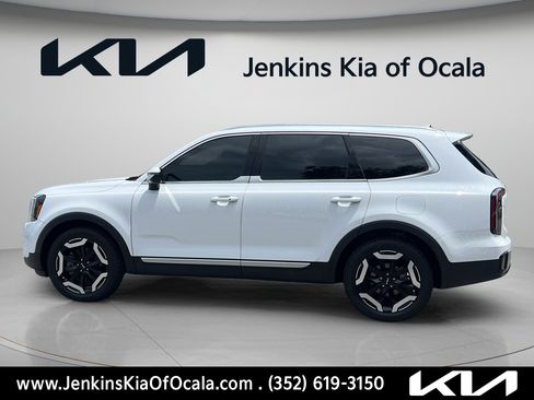 Certified 2023 Kia Telluride EX w/ EX Captain's Chair Package FWD image 6
