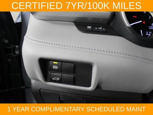 Used 2022 Toyota Highlander XLE FWD image 18