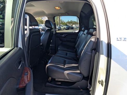 Used 2012 Chevrolet Avalanche LTZ image 9